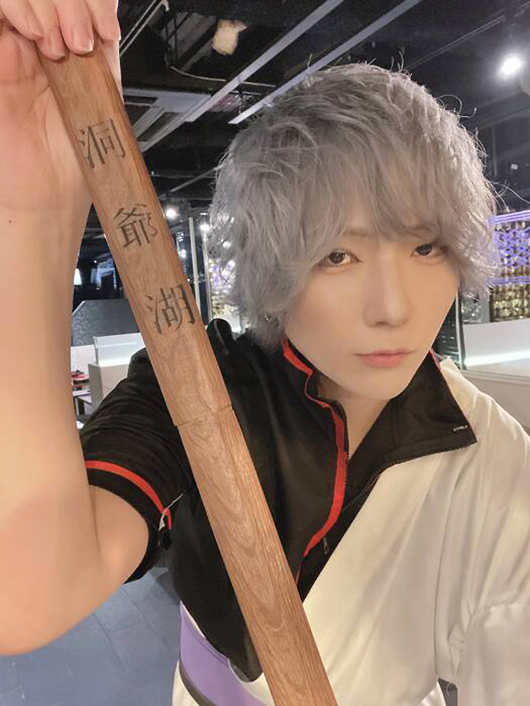 グラビア、PV、オーダースーツ…すべてを手に入れた男。