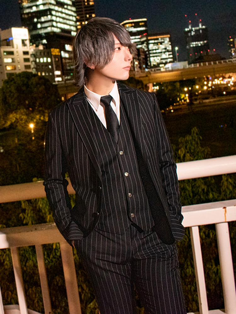 グラビア、PV、オーダースーツ…すべてを手に入れた男。