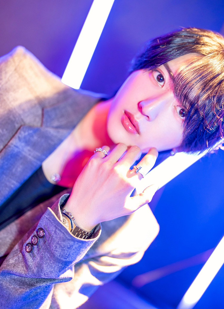 【ATOM ROYAL -TOKYO-】美波 駿佑 異色の経歴を持つ男が、ホストという職業にどんな“本質”を見出したのか――今、その答えが明かされる。