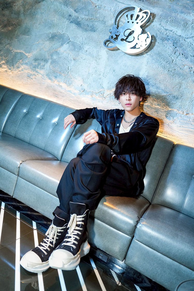 【Leo】アイドル→ホスト。逆境を楽しみ、常に挑戦を選ぶ瞭元さんが見ている景色とは