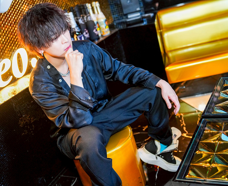 【Leo】アイドル→ホスト。逆境を楽しみ、常に挑戦を選ぶ瞭元さんが見ている景色とは