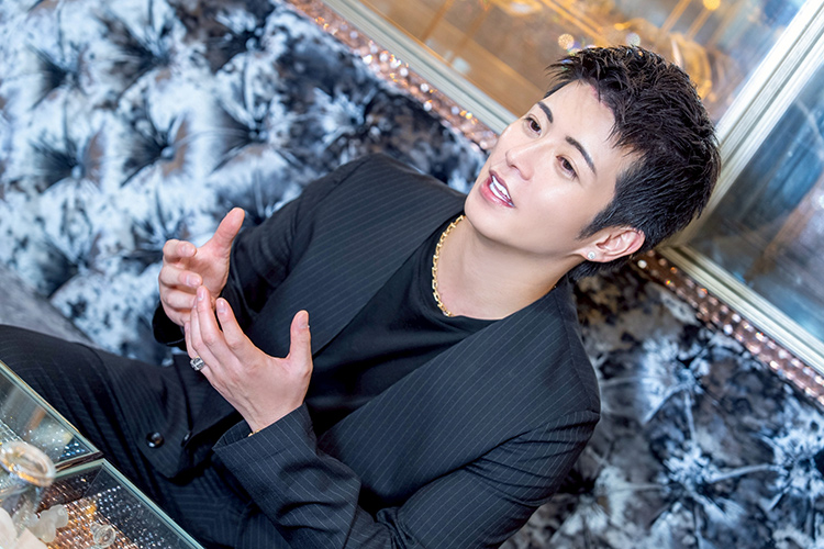 【RED／PRISM】を動かす男。 "ブリ大根KAKERU" 売れない2年が最強のプロデュース力を作った。