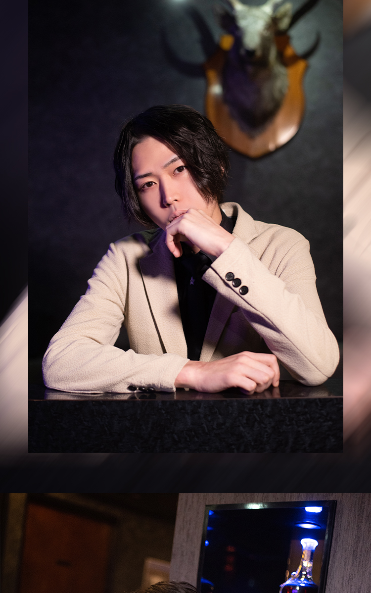 物静かながら存在感抜群! 鳳城 シュウ!!