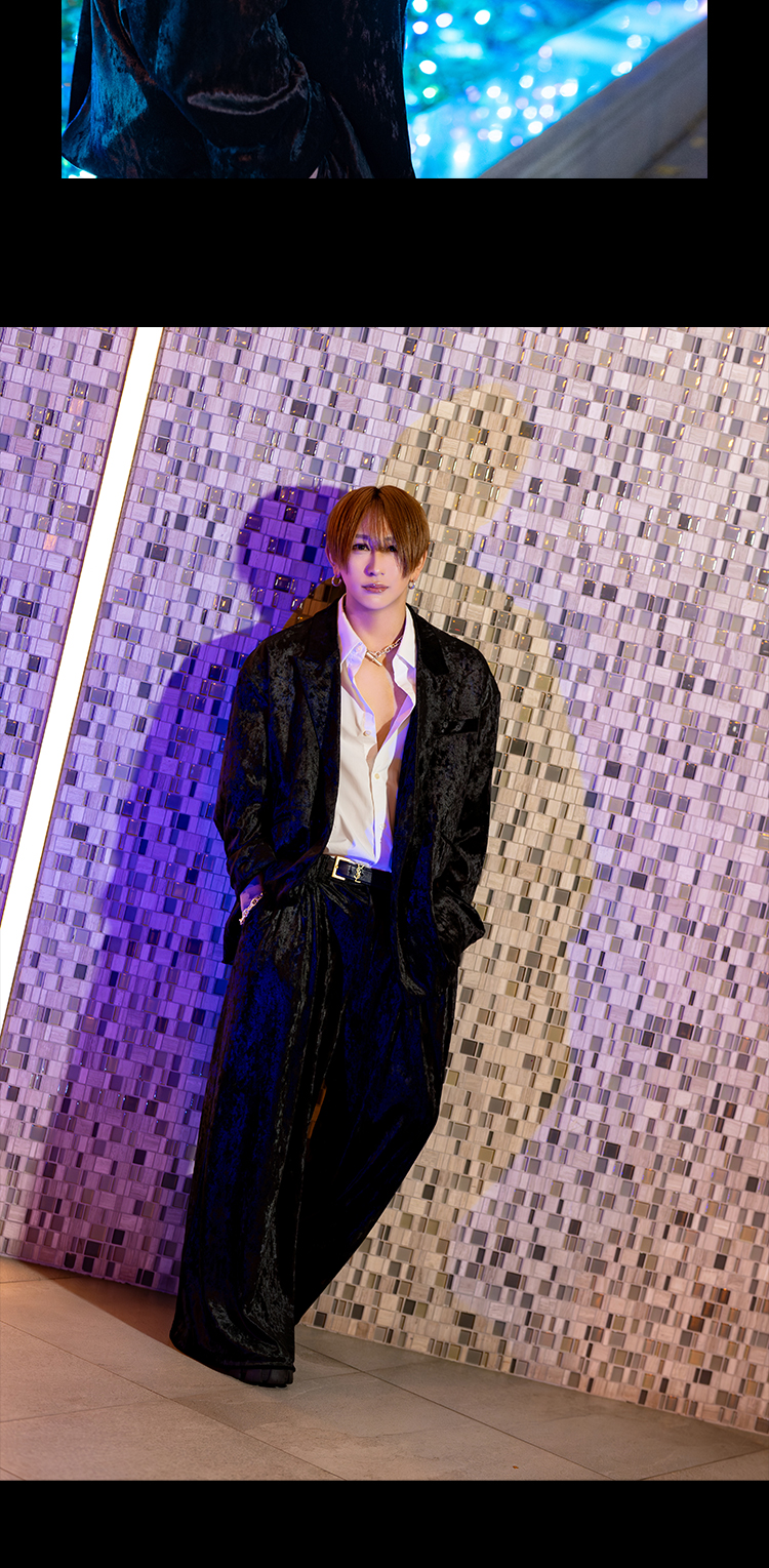 大阪の冬に『BLUE OSAKA』のスマートな美男たち、華麗に登場!!