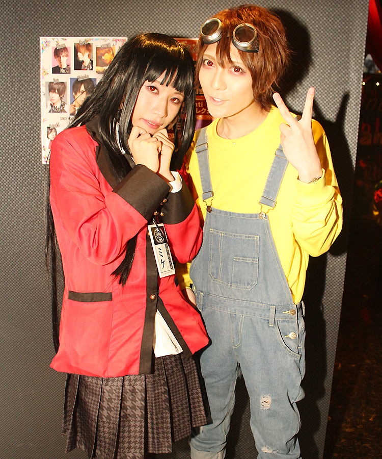 ポーズも最高にかわいい二人組☆