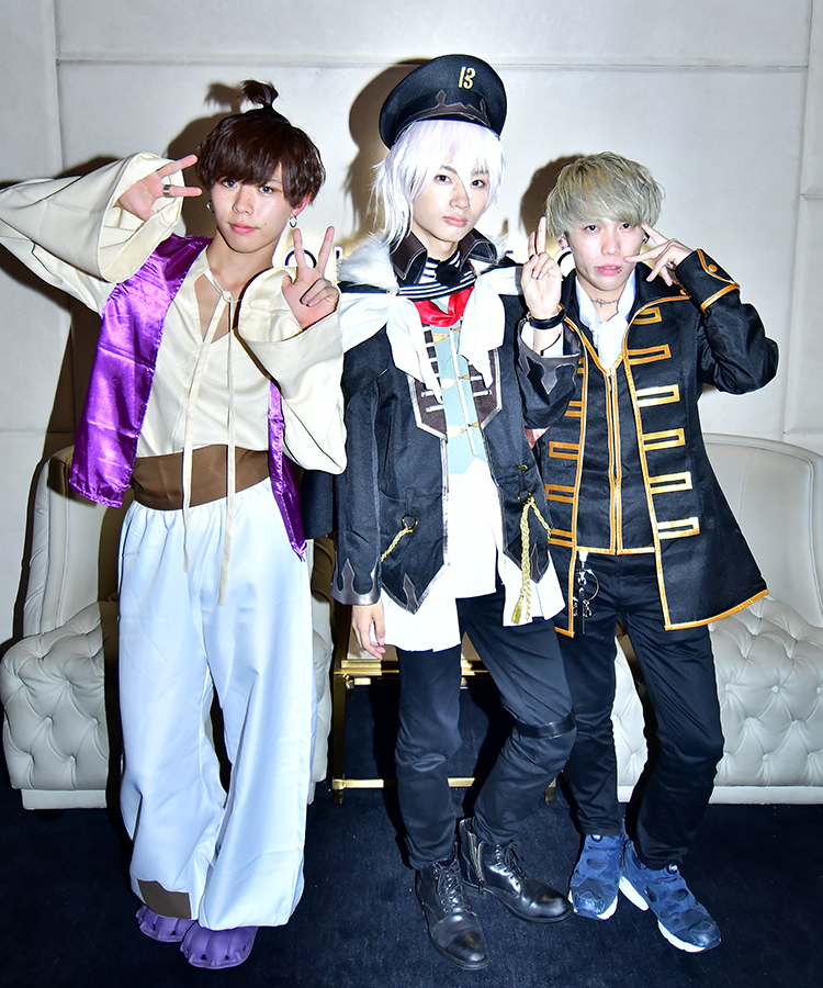 イケメンから愛くるしい系まで♪ コスプレが超絶似合っている3人でパシャリ♪