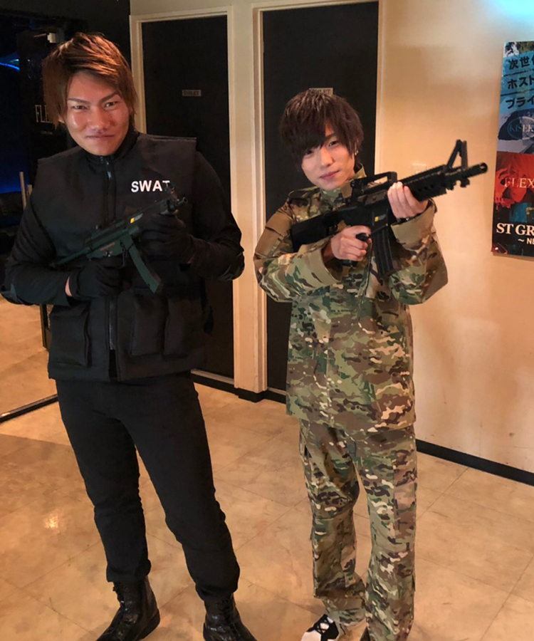 SWAT＆軍人のツーショット♪