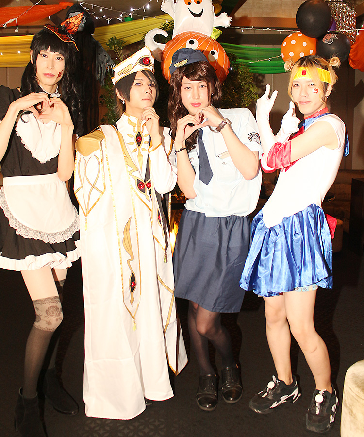 各々のポーズでパシャリ☆