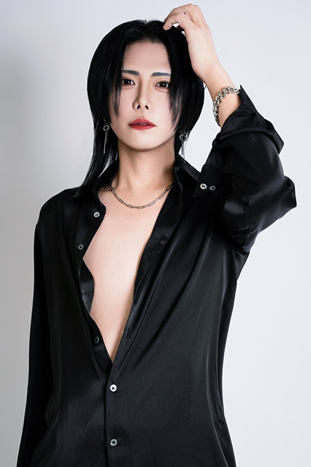 レオ Glow 歌舞伎町