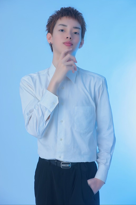 ヒカル i 大阪 ミナミ