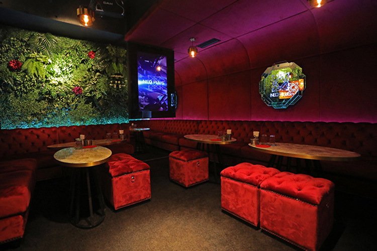 歌舞伎町 NEO PLUS ネオプラス